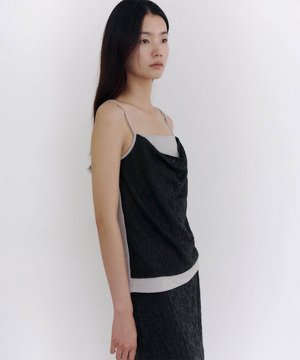로우타이드(LOW TIDE) JACQUARD LAYERED SLEEVELESS TOP [BLACK]