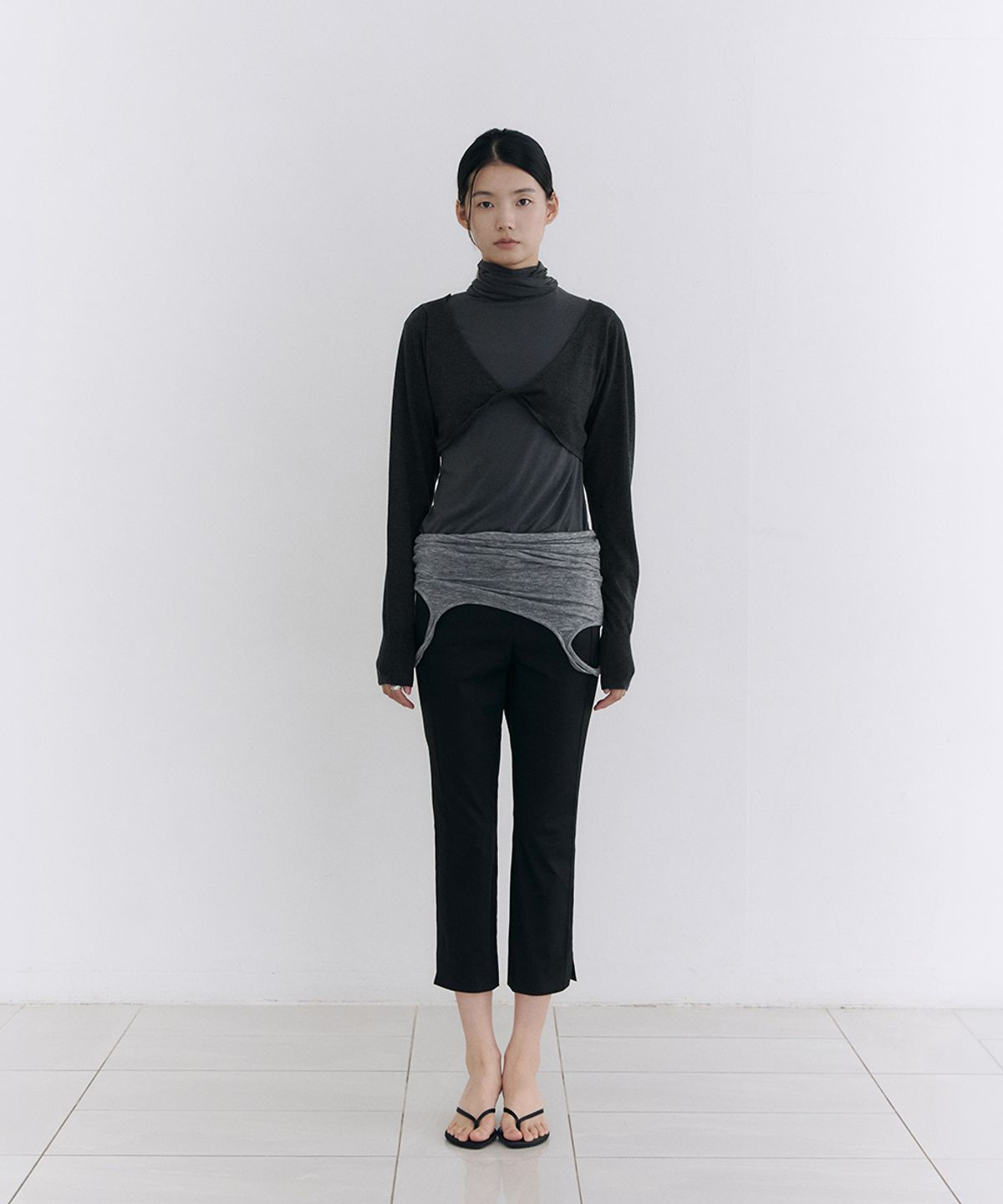 로우타이드(LOW TIDE) TWIST BOLERO KNIT [CHARCOAL]