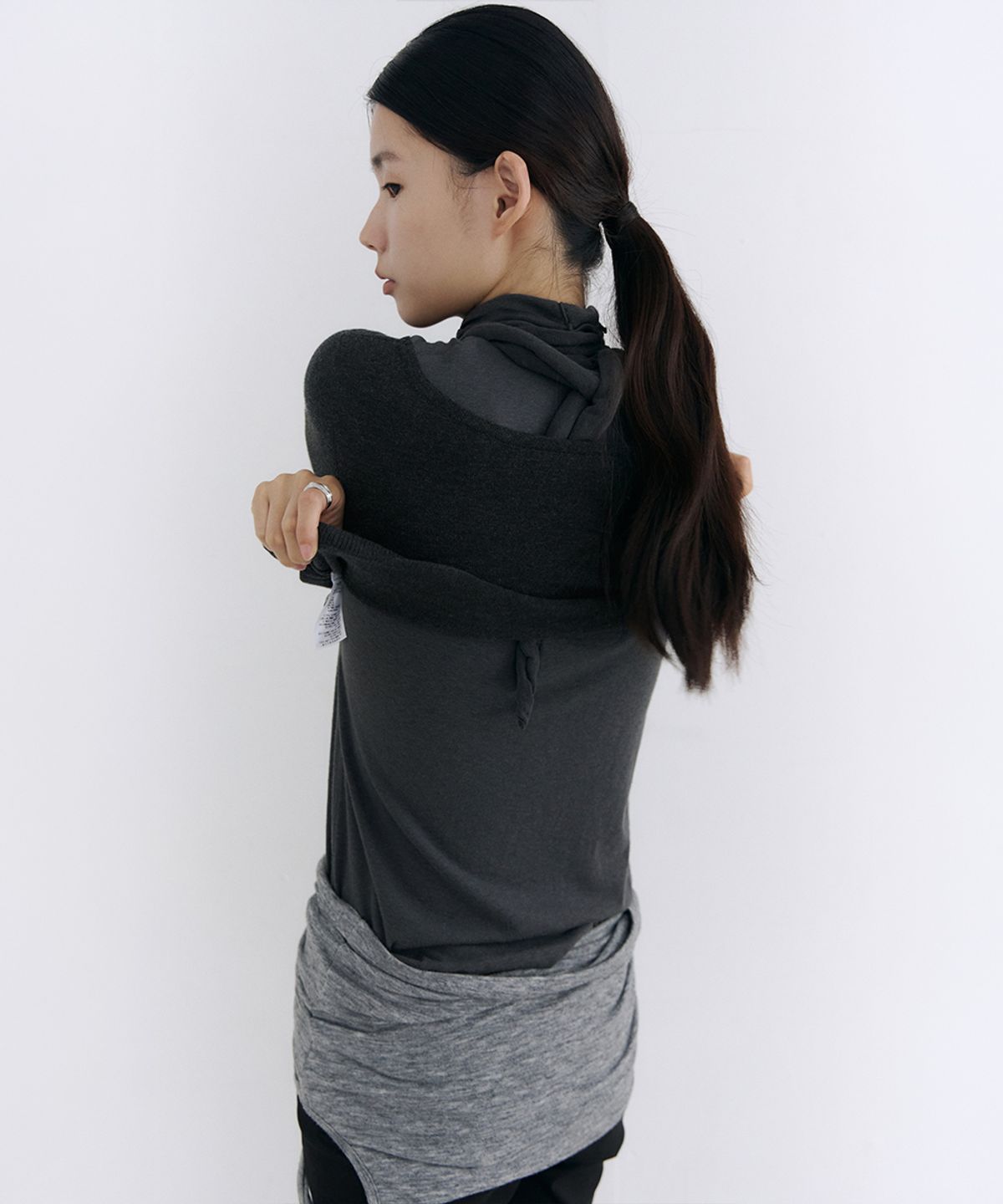 로우타이드(LOW TIDE) TWIST BOLERO KNIT [CHARCOAL]