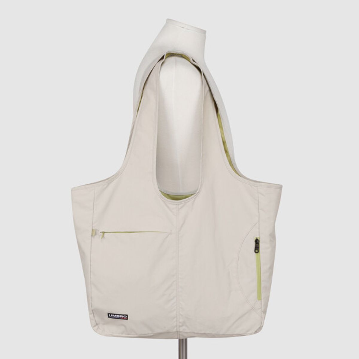 엄브로(UMBRO) 올라운더 빅 쇼퍼백 베이지 UR323CBG93