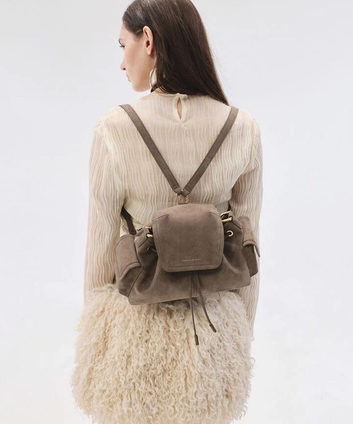 찰스앤키스(CHARLES & KEITH) 노앤 사이드 포켓 버킷백 CK2-10160273-1