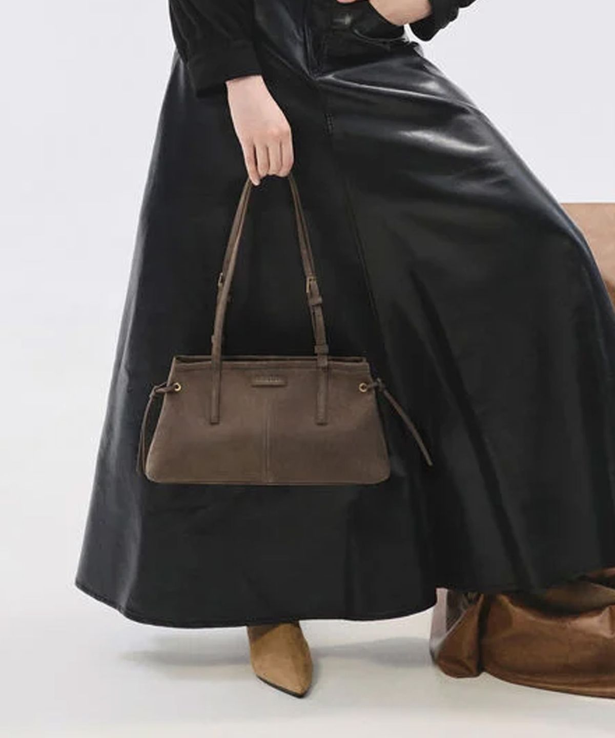 찰스앤키스(CHARLES & KEITH) 노앤 이롱게이티드 핸들 숄더백 스톤 그레이 CK2-20782673-1