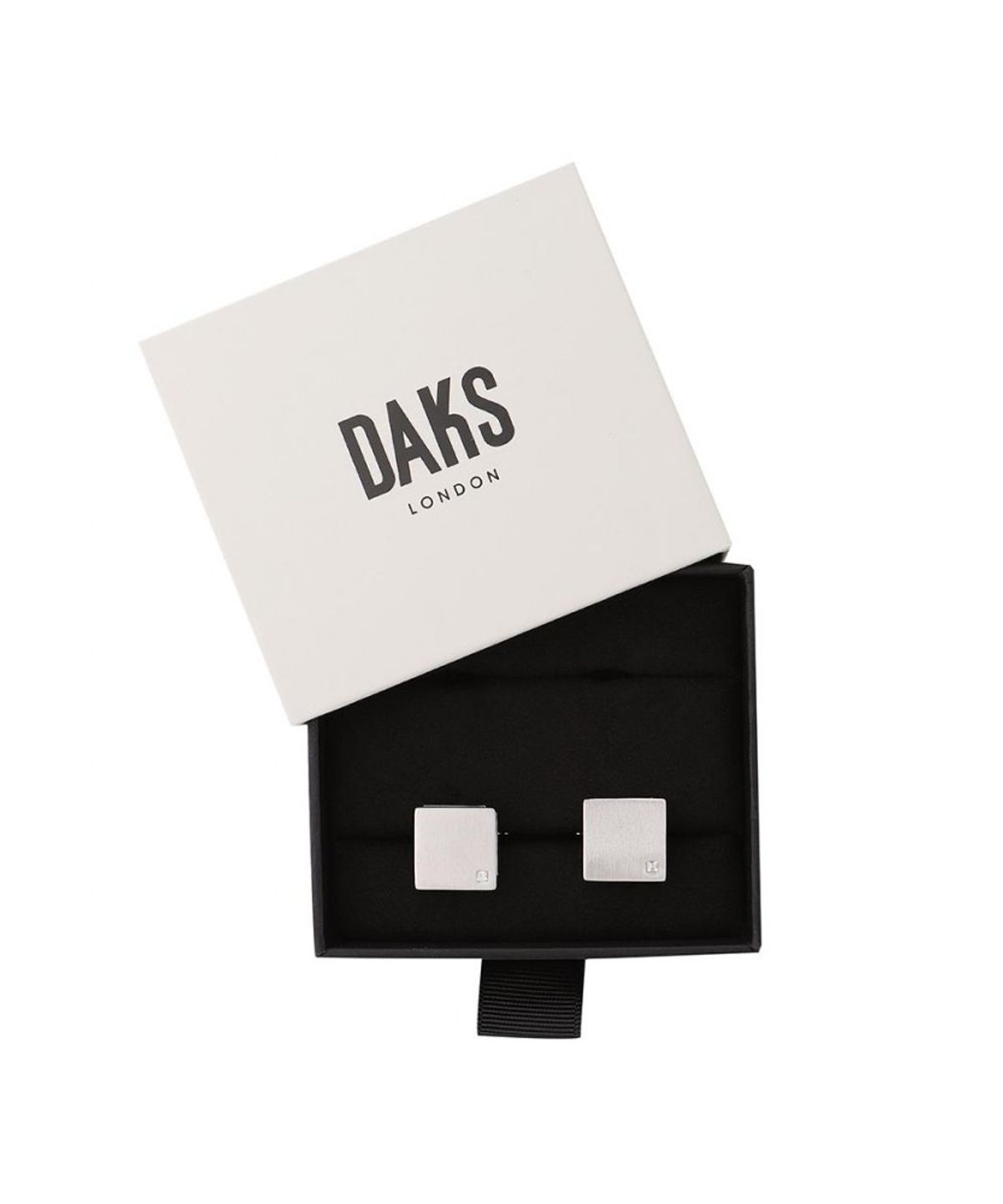 닥스셔츠(DAKS SHIRTS) 신주 백금도금 큐빅 커프스 실버_DMF1ACCF311S1