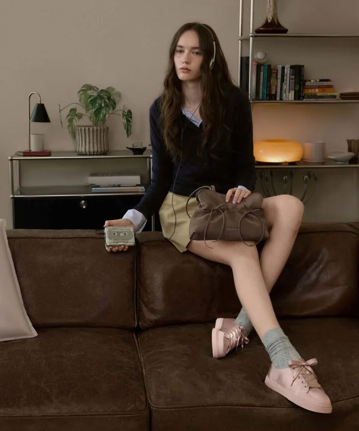 찰스앤키스(CHARLES & KEITH) 리스 셔링 보우 숄더백 스톤 그레이 CK2-20151672-1
