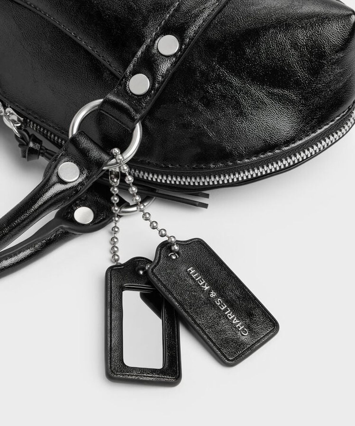 찰스앤키스(CHARLES & KEITH) 타티아나 스터드 볼링백 CK2-30151689