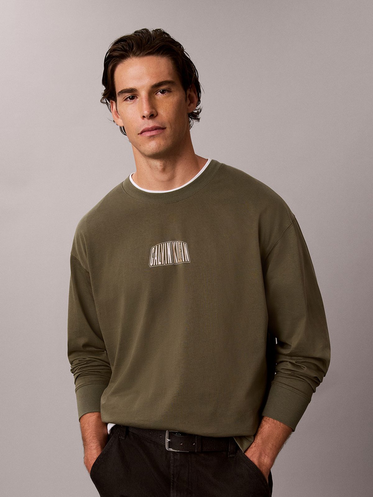 캘빈클라인 진(CALVIN KLEIN JEANS) 릴렉스 패션 그래픽 긴팔 티셔츠 A4RH280G LI1