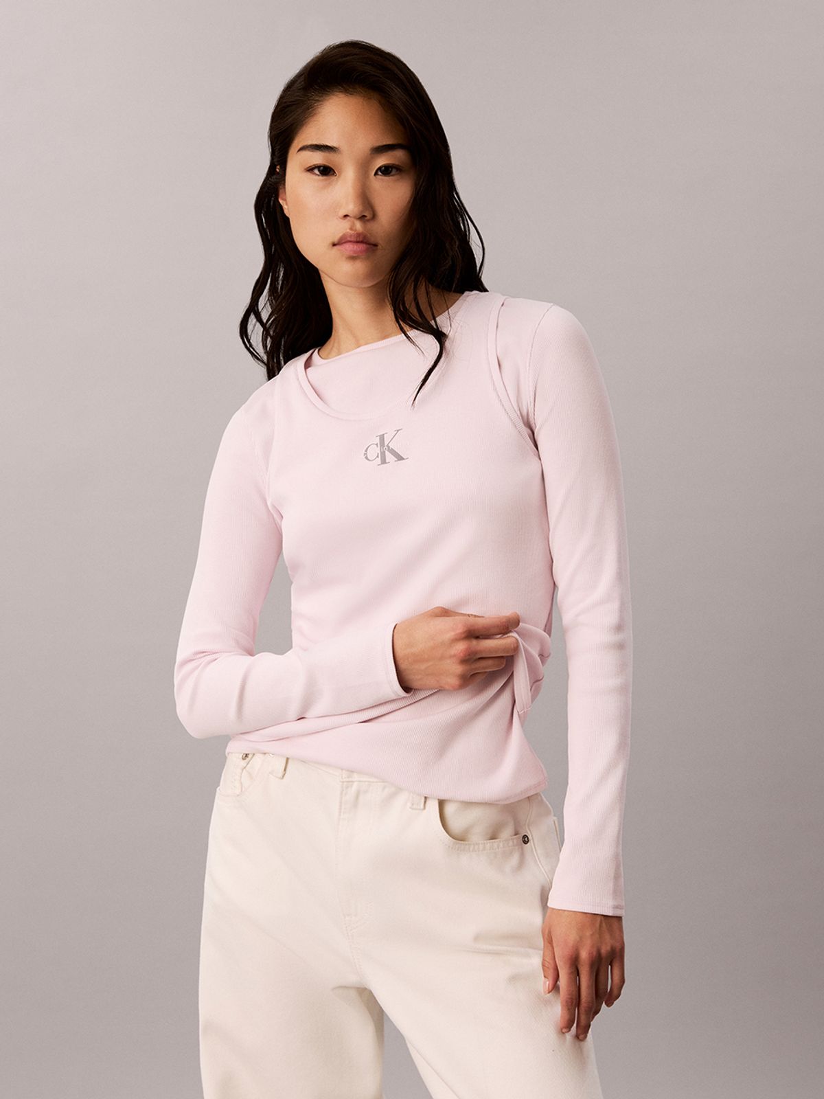 캘빈클라인 진(CALVIN KLEIN JEANS) 여성 더블레이어 2X2 베이비립 모노로고 긴팔 티셔츠 47H267G 3FS