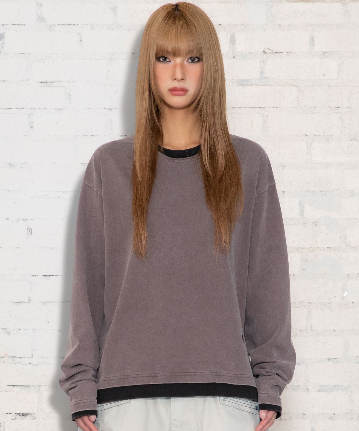 엑스톤즈(XTONZ) XTT168 더스트 워싱 레이어드 크롭 롱슬리브 (PURPLE/BROWN)