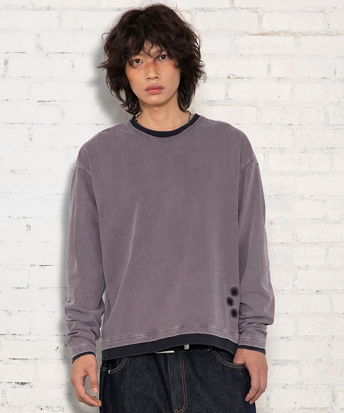 엑스톤즈(XTONZ) XTT168 더스트 워싱 레이어드 크롭 롱슬리브 (PURPLE/BROWN)