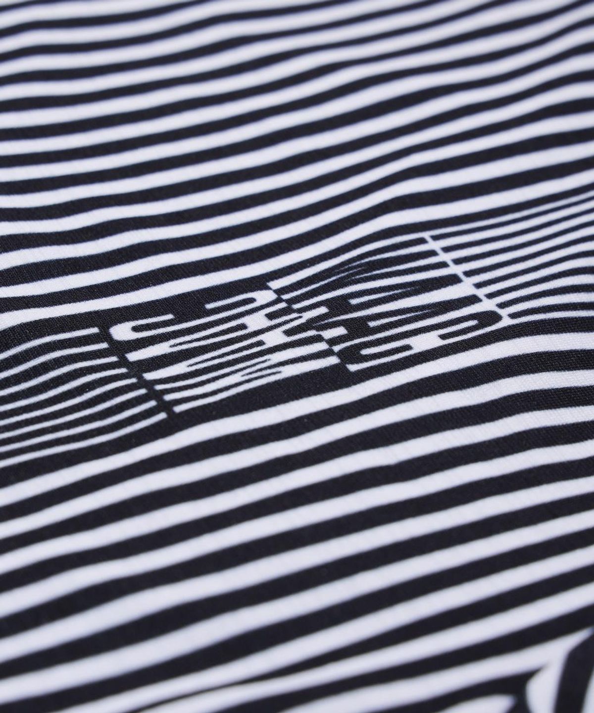 왁(WAAC) Stripe Pattern Highneck Top WWTBM26400BKX