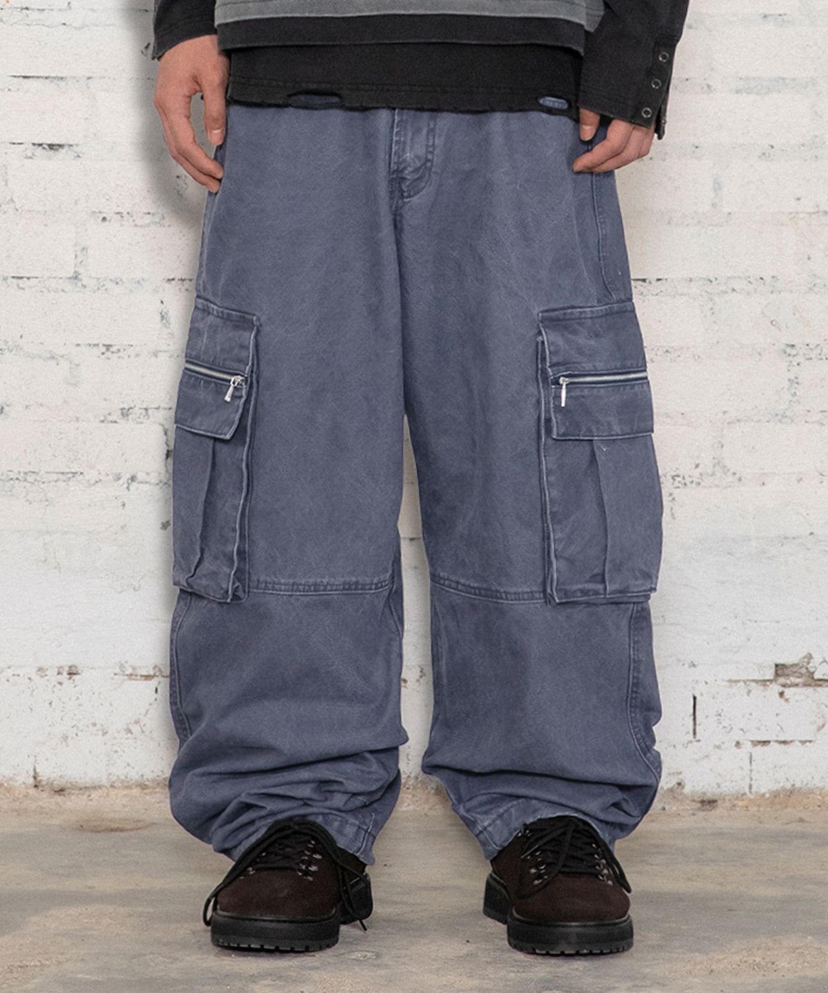 엑스톤즈(XTONZ) XP344 스택 루즈핏 워싱 코튼 카고 팬츠 (NAVY)