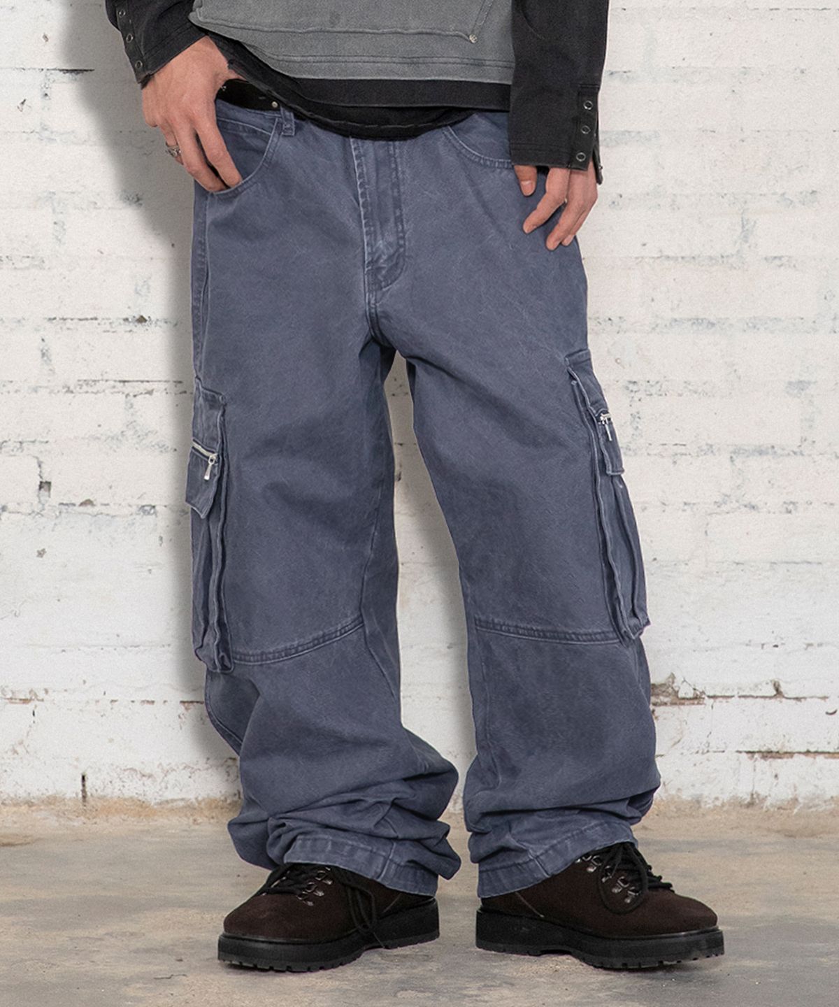 엑스톤즈(XTONZ) XP344 스택 루즈핏 워싱 코튼 카고 팬츠 (NAVY)