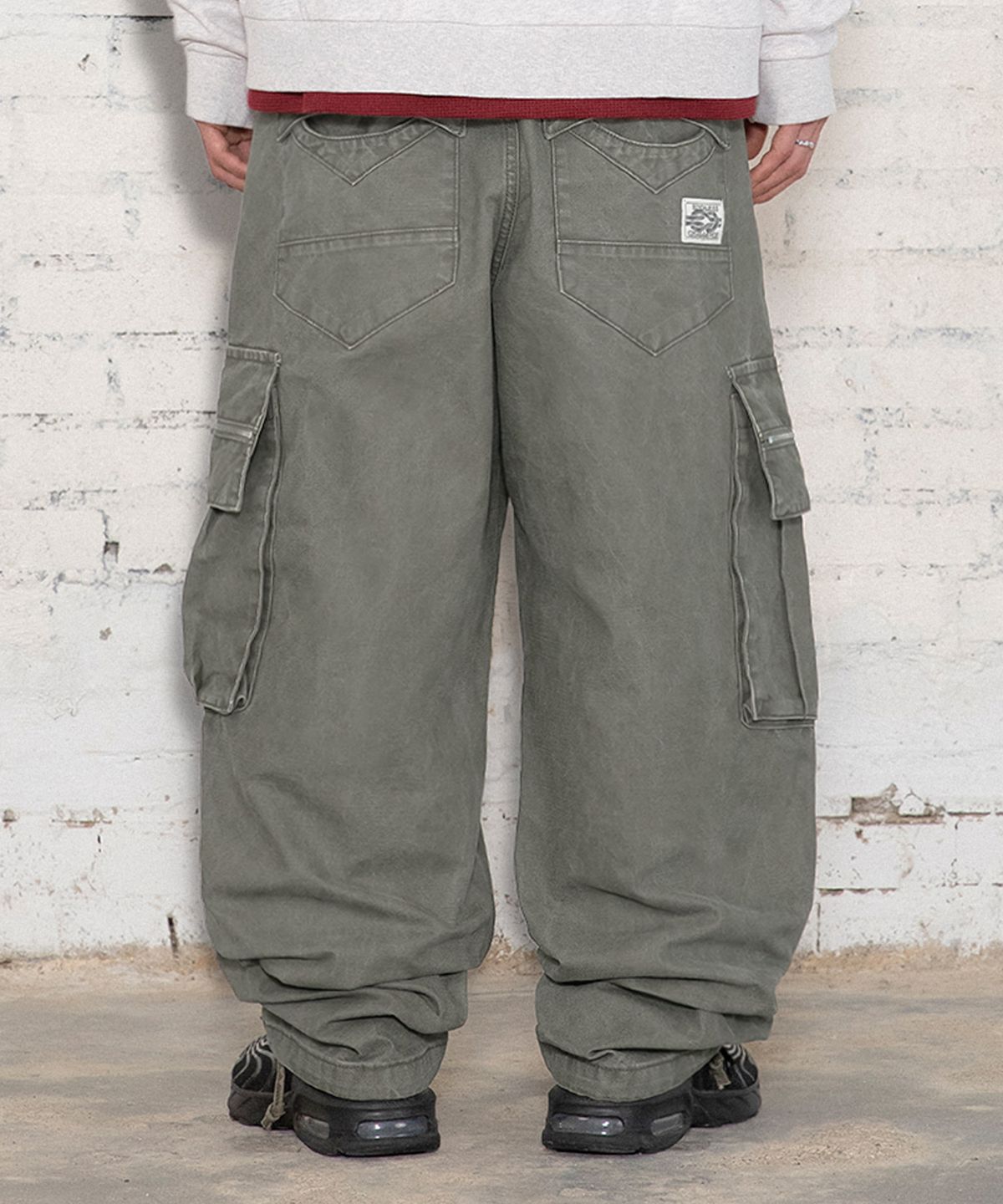 엑스톤즈(XTONZ) XP344 스택 루즈핏 워싱 코튼 카고 팬츠 (KHAKI)