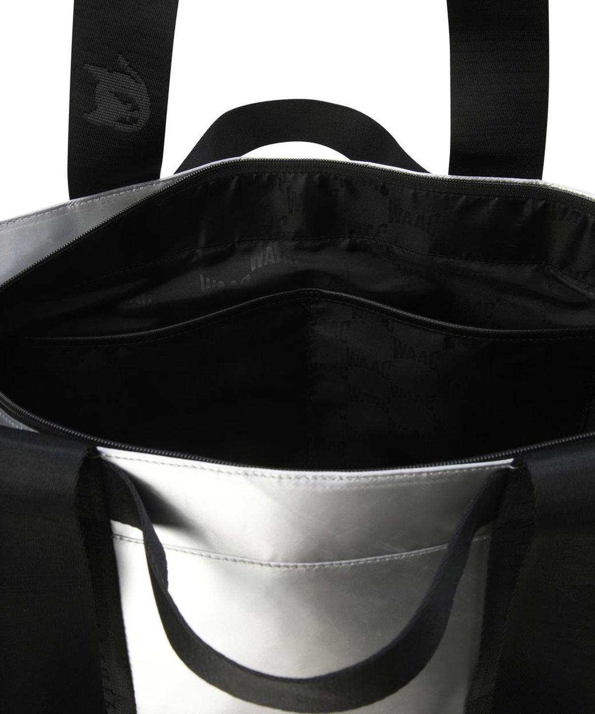 왁(WAAC) Glossy Tote Bag WGBOX26105SVX