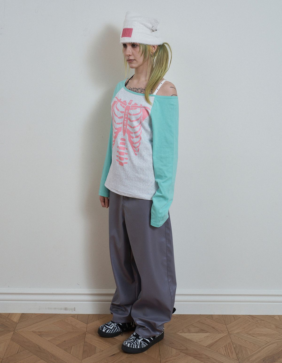 셋업이엑스이(SETUP-EXE) SKELETON RAGLAN TOP / MINT