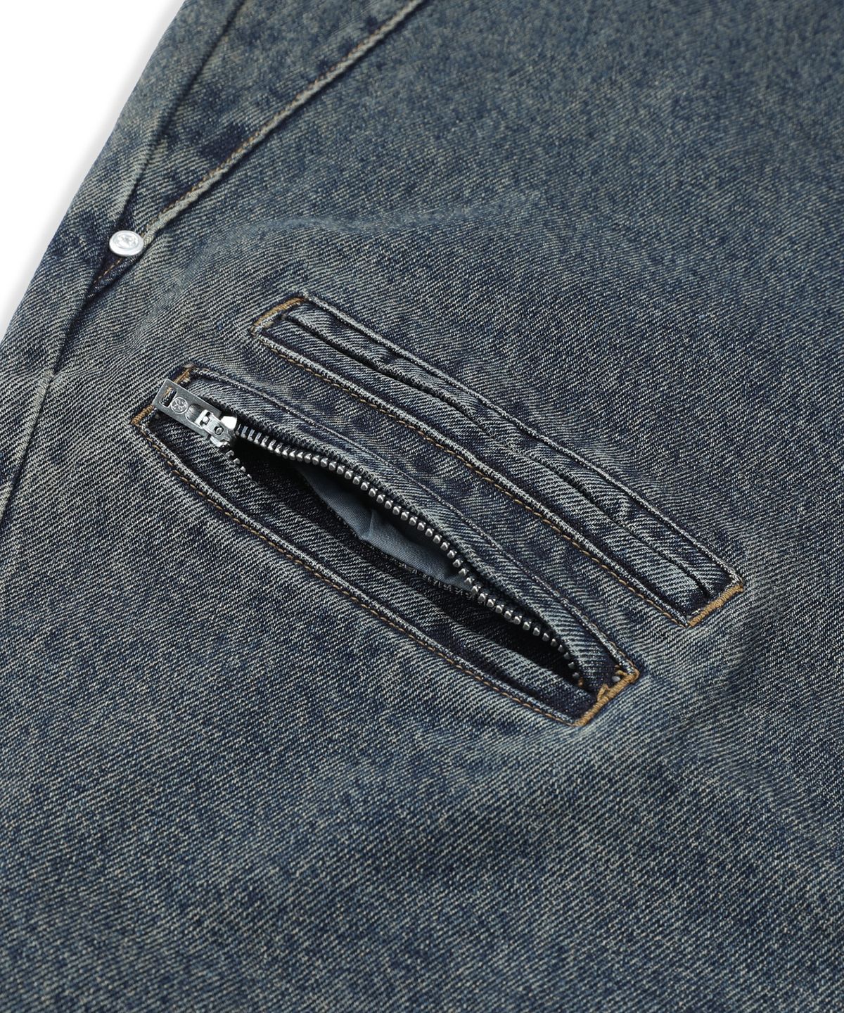 엑스톤즈(XTONZ) XP340 프론트 지퍼 멀티 포켓 커브드 데님 팬츠 (DARK BLUE)