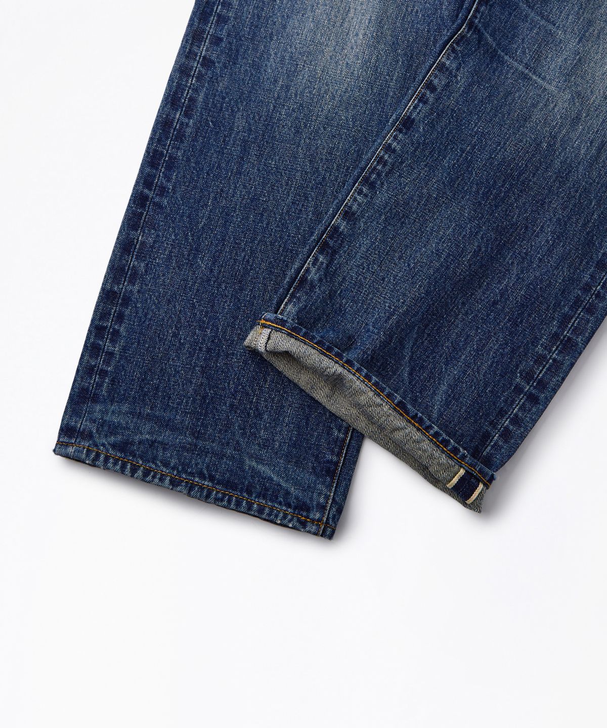아웃스탠딩(OUTSTANDING) 30S CINCH BACK SELVEDGE WIDE PANTS_MEDIUM BLUE