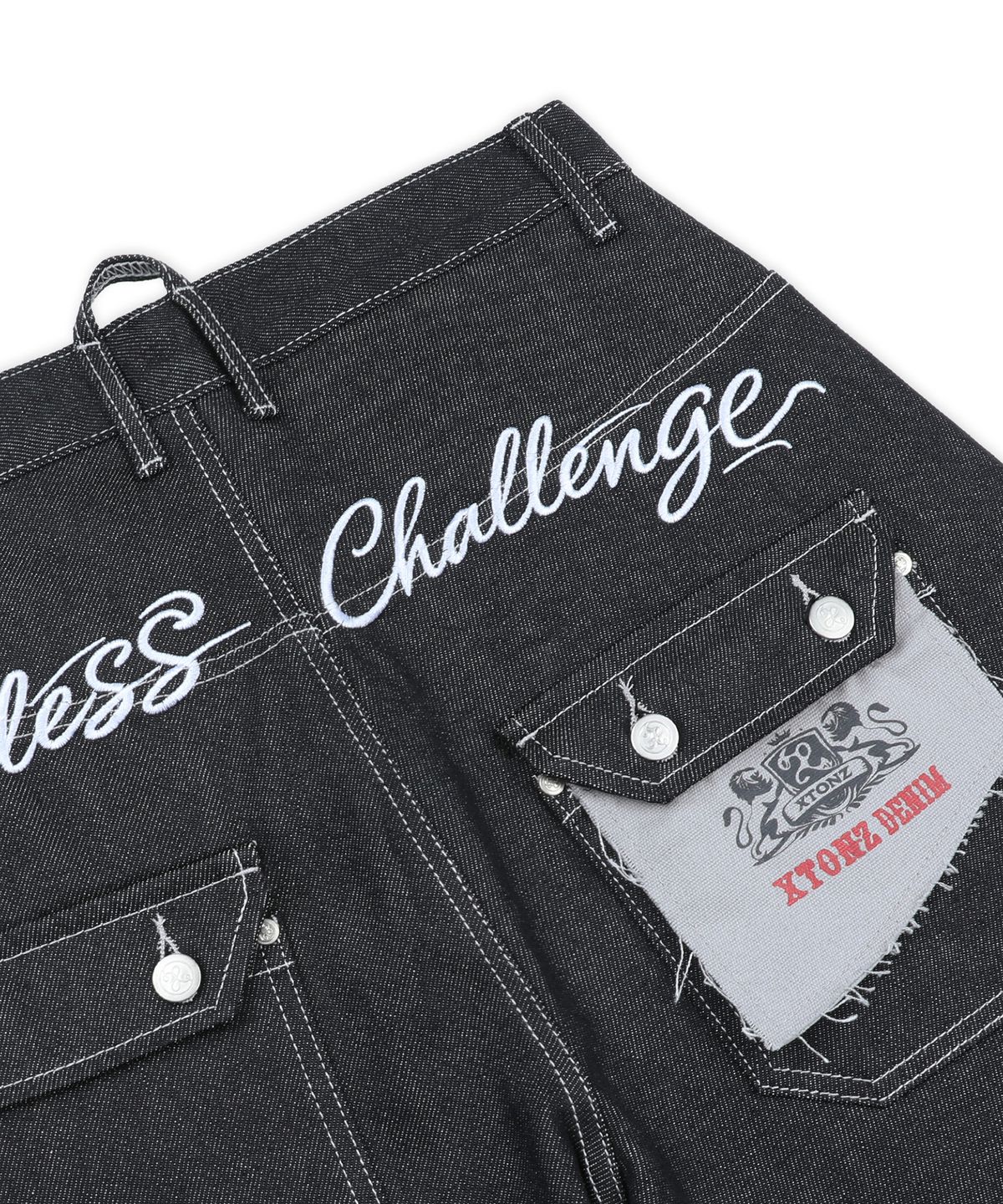 엑스톤즈(XTONZ) XP339 레터링 로우 커브드 데님 팬츠 (BLACK)