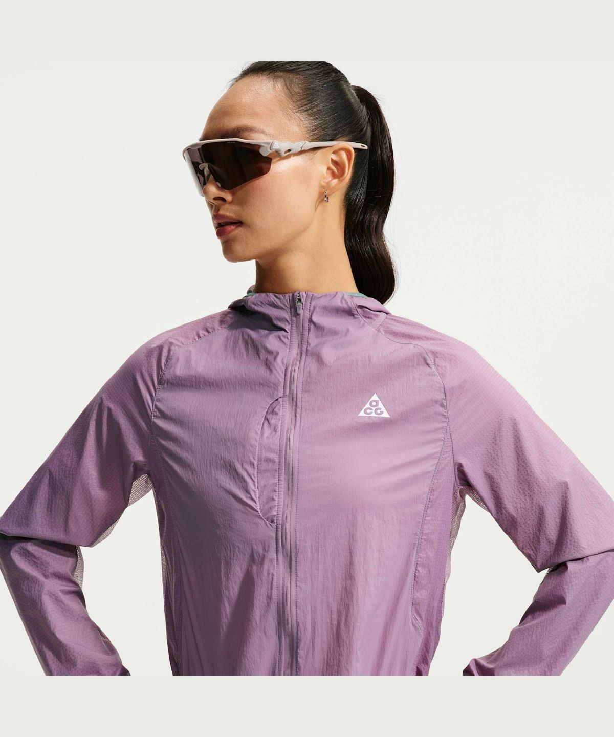 나이키(NIKE) ACG 에어리즈 UV 차단 트레일 러닝 재킷 W - 바이올렛 더스트:미네랄 슬레이트:서밋 화이트 / IQ8124-536