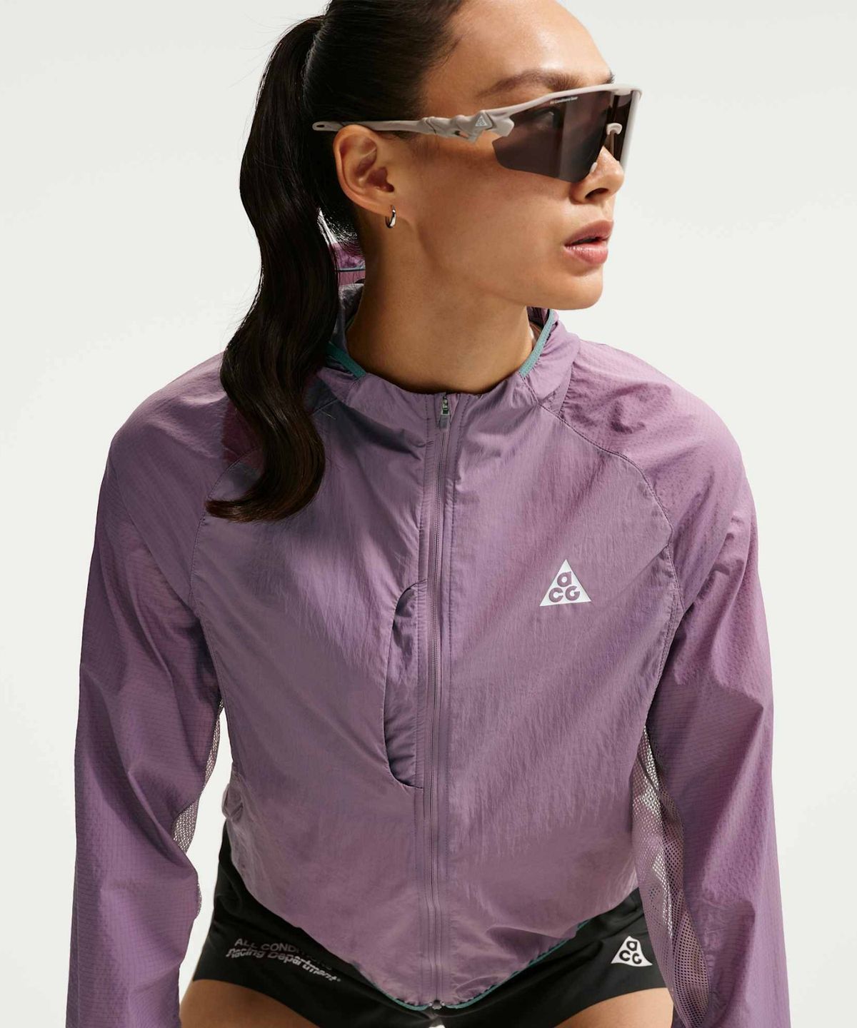 나이키(NIKE) ACG 에어리즈 UV 차단 트레일 러닝 재킷 W - 바이올렛 더스트:미네랄 슬레이트:서밋 화이트 / IQ8124-536