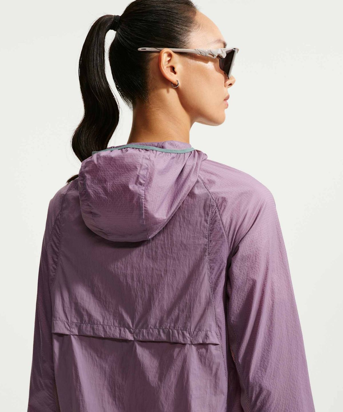 나이키(NIKE) ACG 에어리즈 UV 차단 트레일 러닝 재킷 W - 바이올렛 더스트:미네랄 슬레이트:서밋 화이트 / IQ8124-536