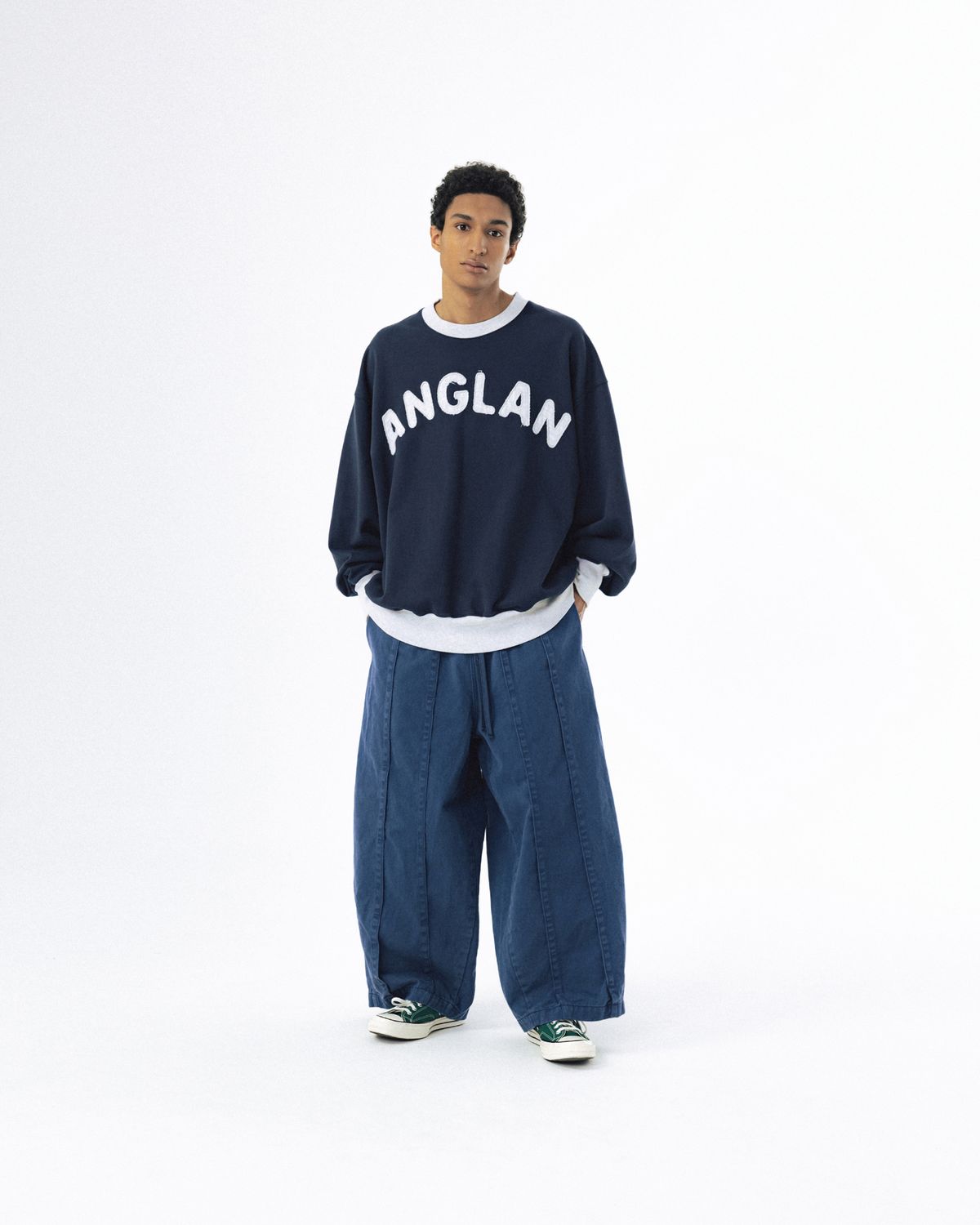 앵글런(ANGLAN) Appliqué Sweat Shirt - Navy