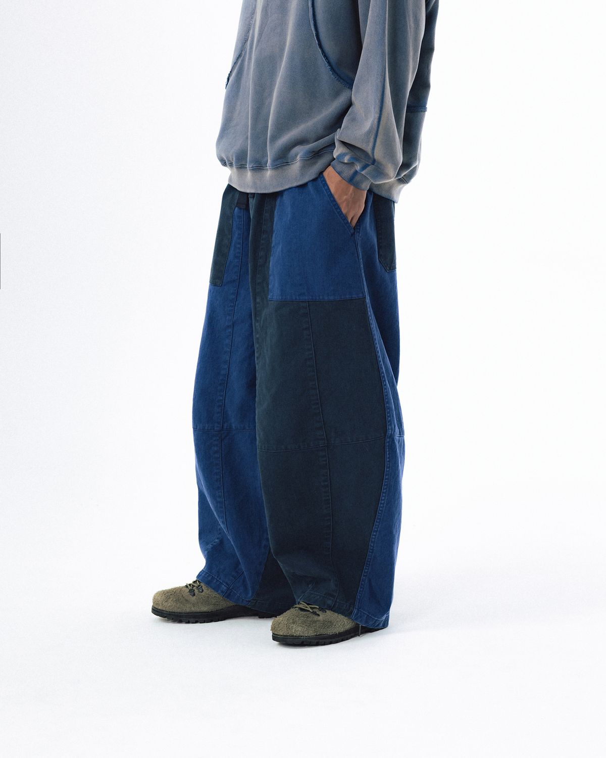앵글런(ANGLAN) Panel Mix Balloon Pants - Blue