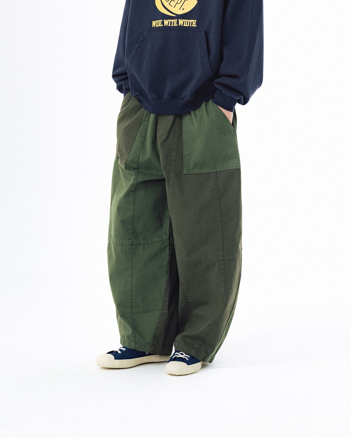 앵글런(ANGLAN) Panel Mix Balloon Pants - Khaki
