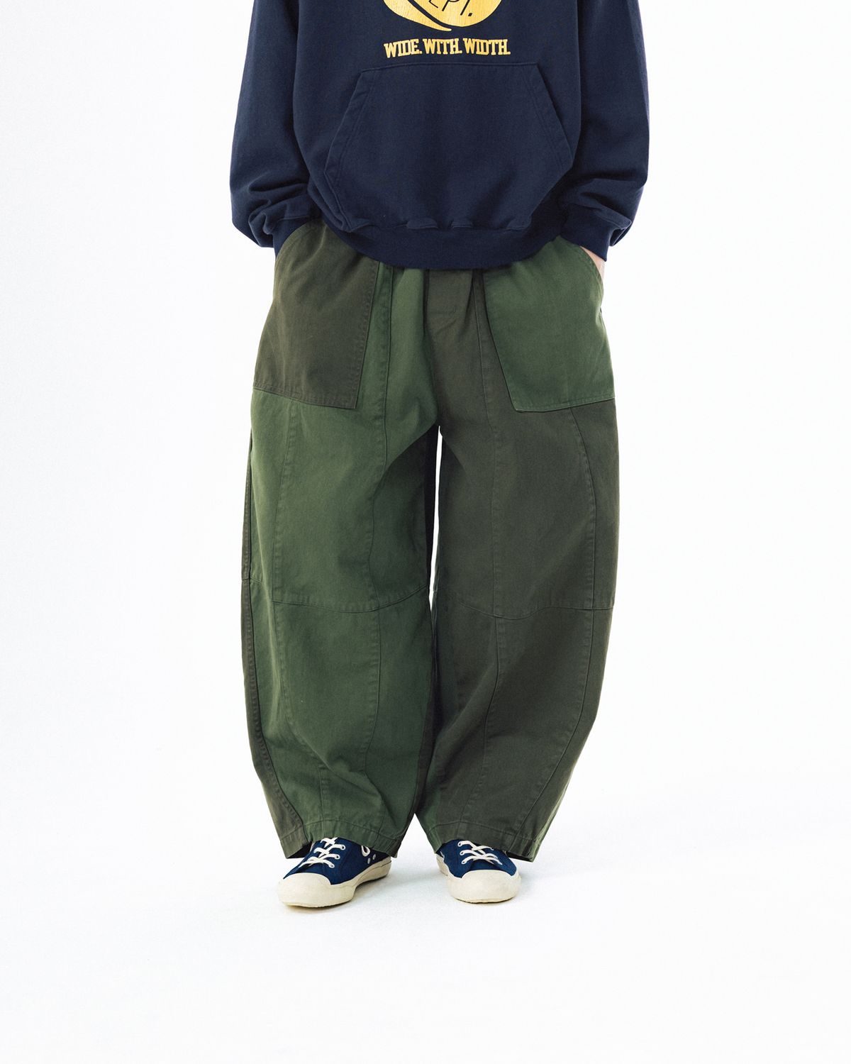 앵글런(ANGLAN) Panel Mix Balloon Pants - Khaki