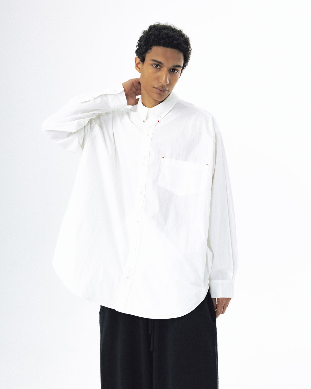 앵글런(ANGLAN) Double Button Solid Shirt - White