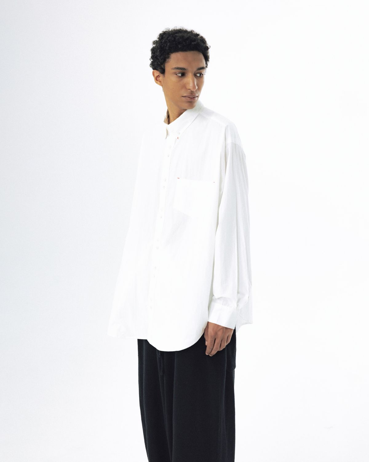 앵글런(ANGLAN) Double Button Solid Shirt - White