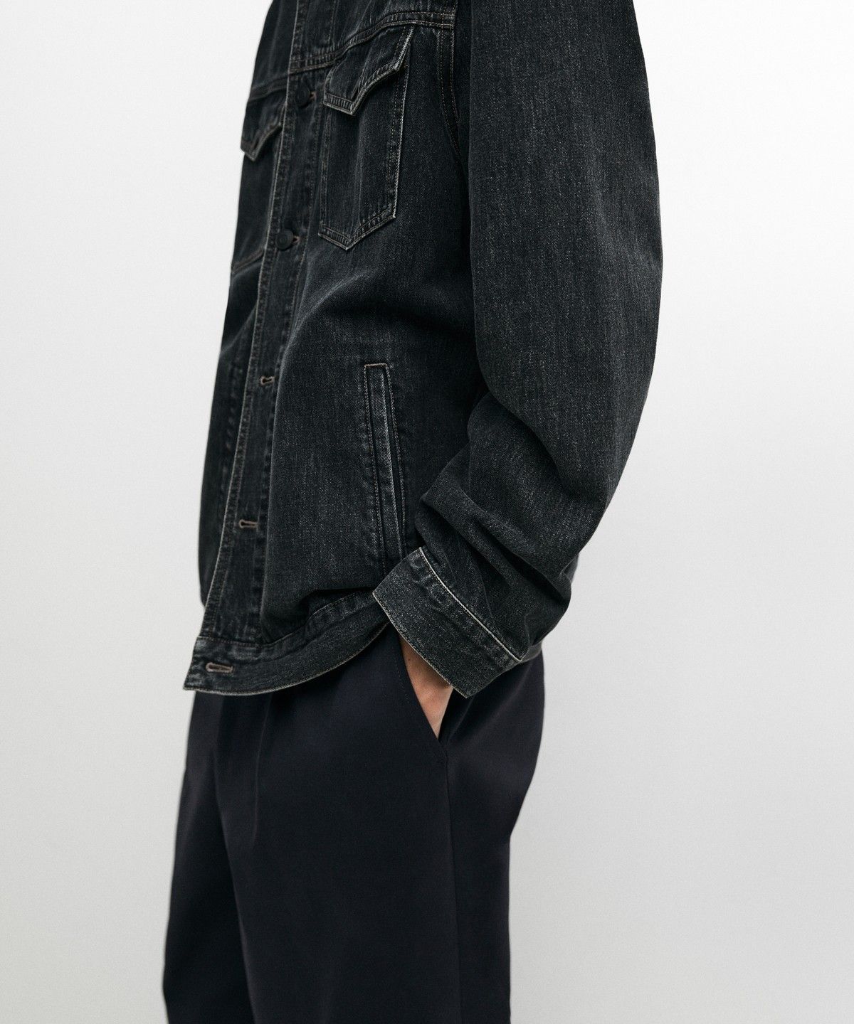 마시모두띠(MASSIMO DUTTI) 레귤러 핏 코튼 데님 재킷