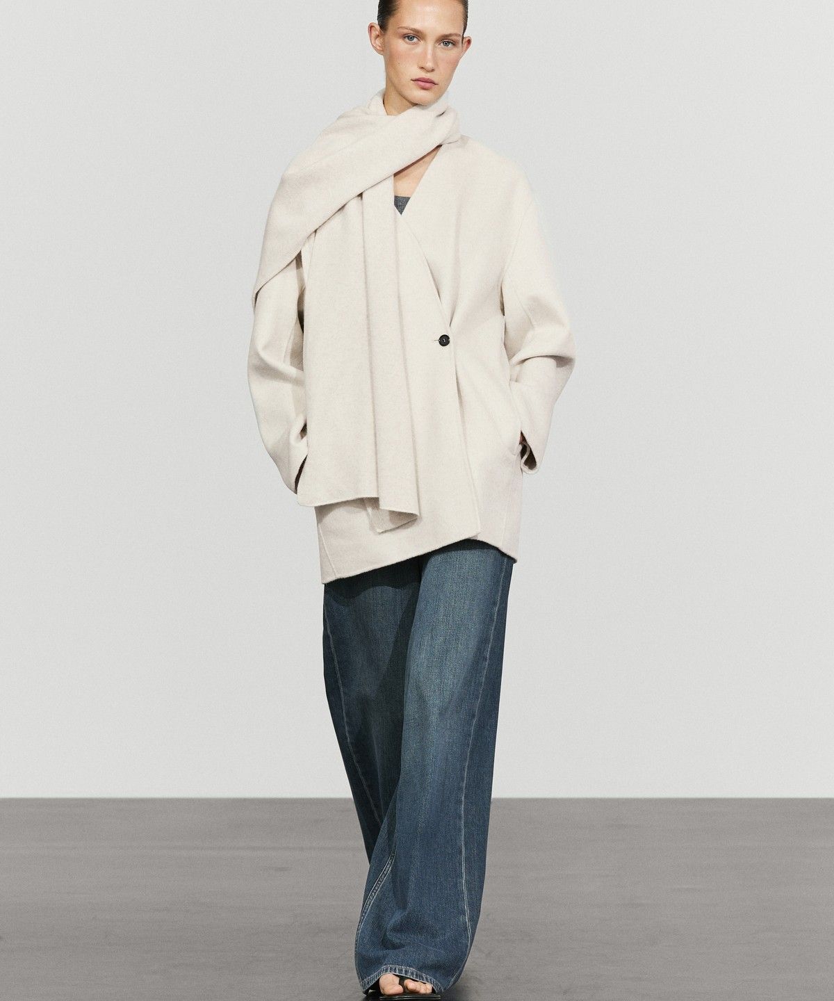 마시모두띠(MASSIMO DUTTI) 울 혼방 스카프 디테일 코트