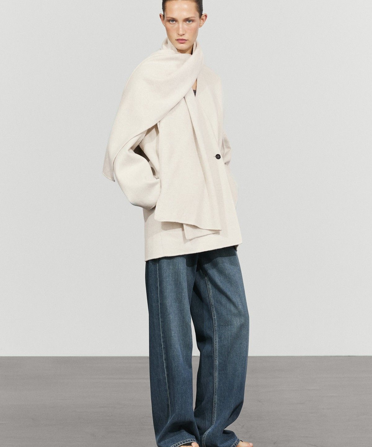 마시모두띠(MASSIMO DUTTI) 울 혼방 스카프 디테일 코트