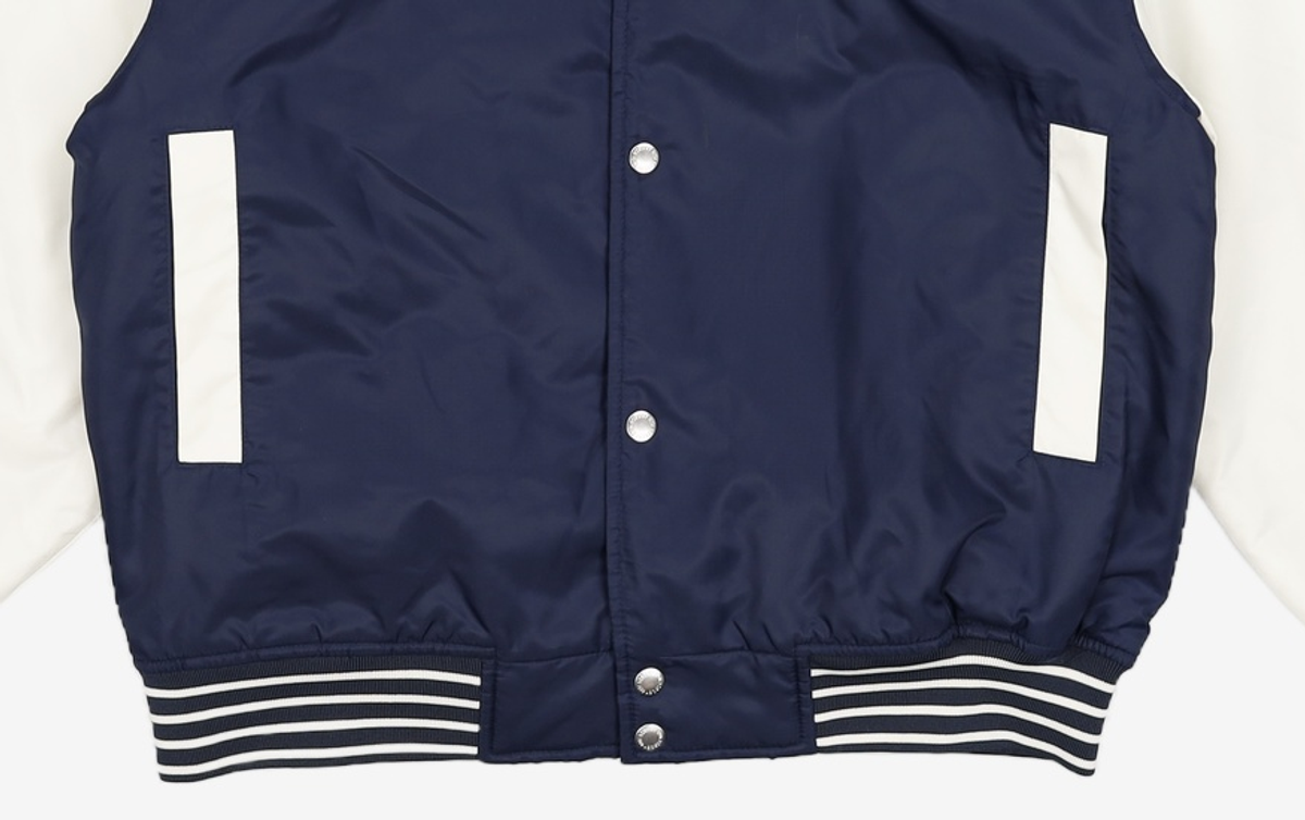 오아이오아이 컬렉션(OIOI COLLECTION) SERIF LOGO STADIUM JACKET [NAVY] L