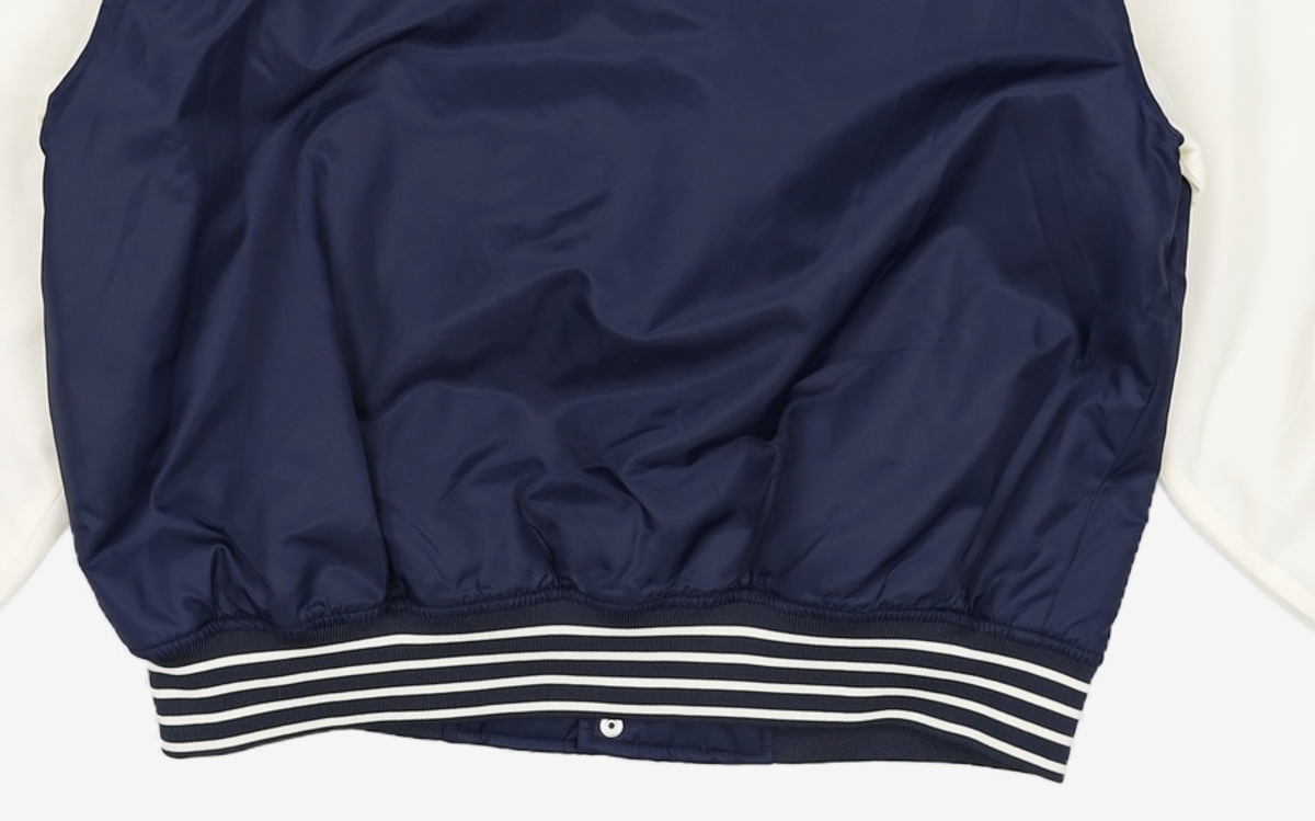 오아이오아이 컬렉션(OIOI COLLECTION) SERIF LOGO STADIUM JACKET [NAVY] L