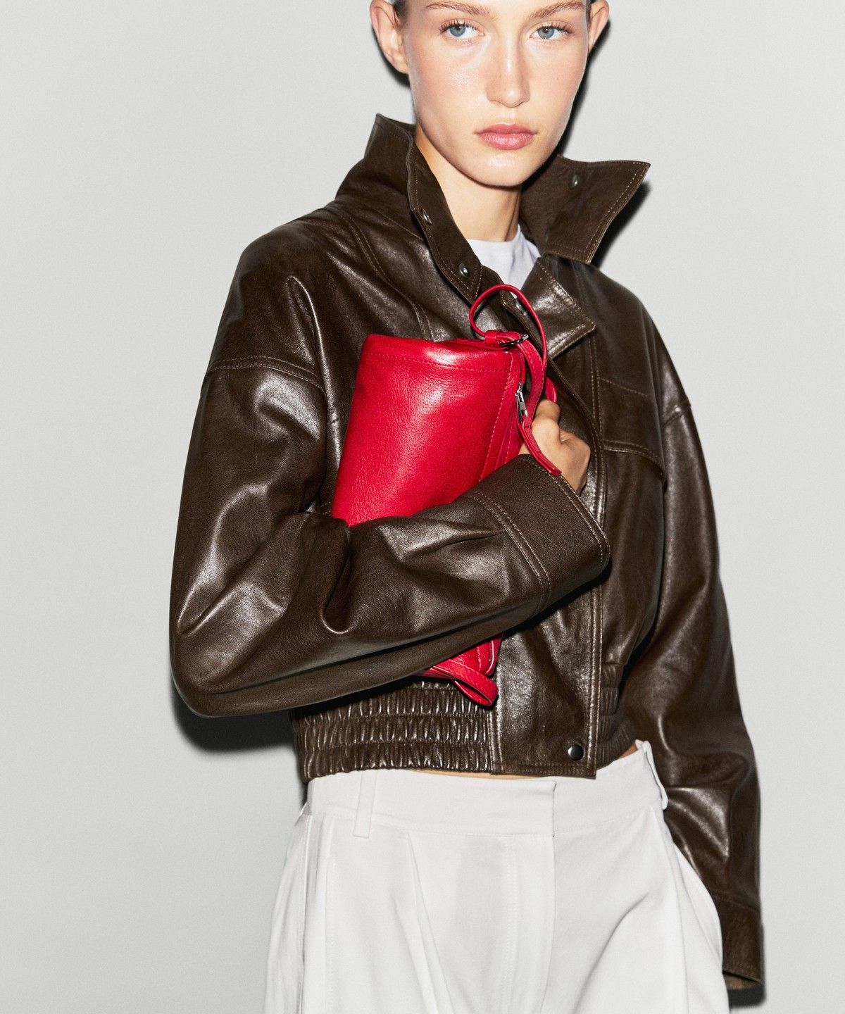 마시모두띠(MASSIMO DUTTI) 크롭 나파 가죽 봄버 자켓