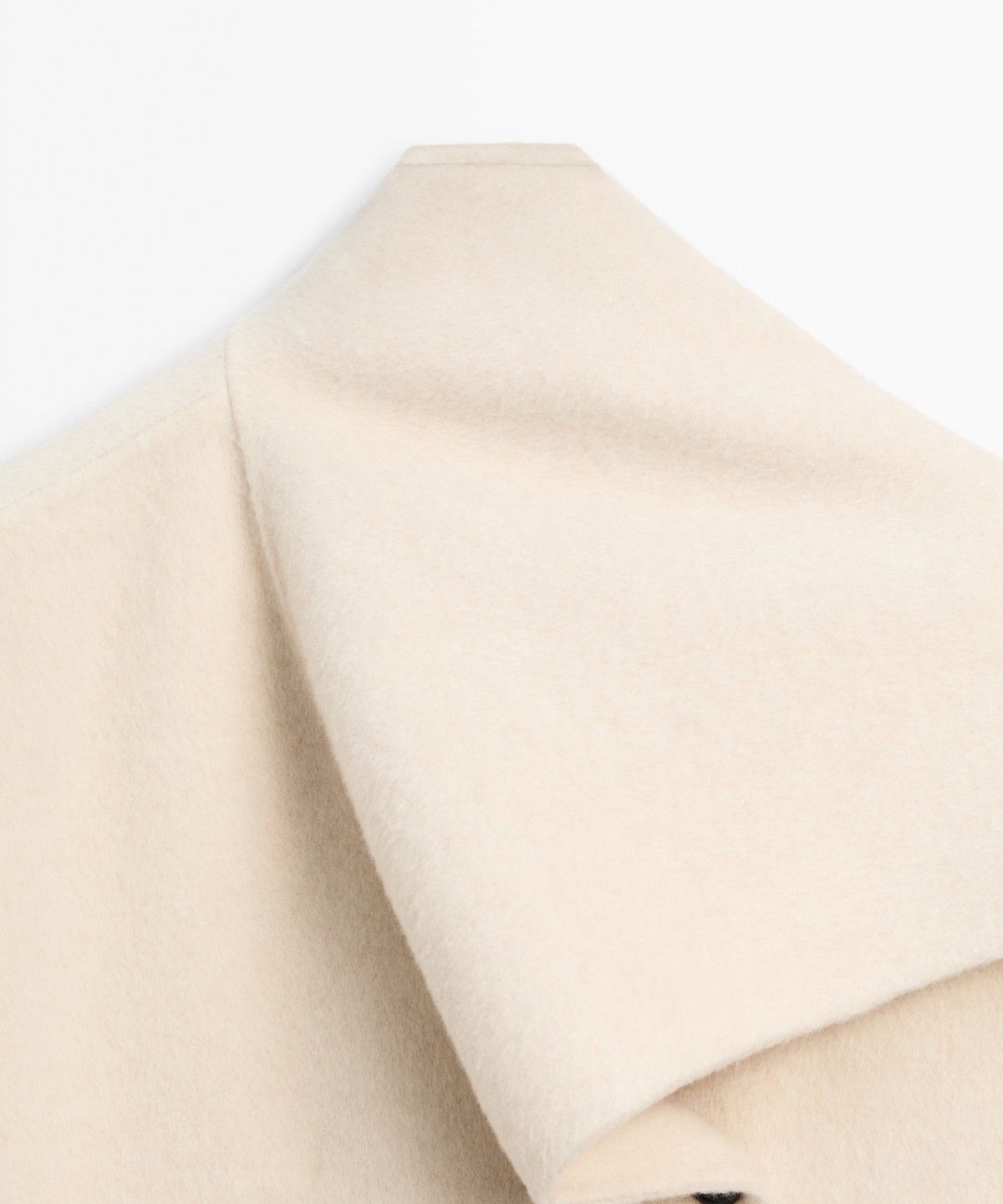 마시모두띠(MASSIMO DUTTI) 스카프 디테일 쇼트 코트