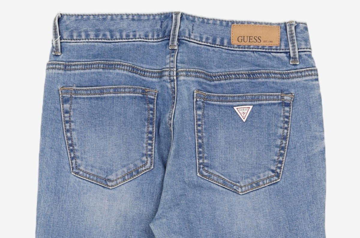 게스(GUESS) M톤 슬림붓컷 25