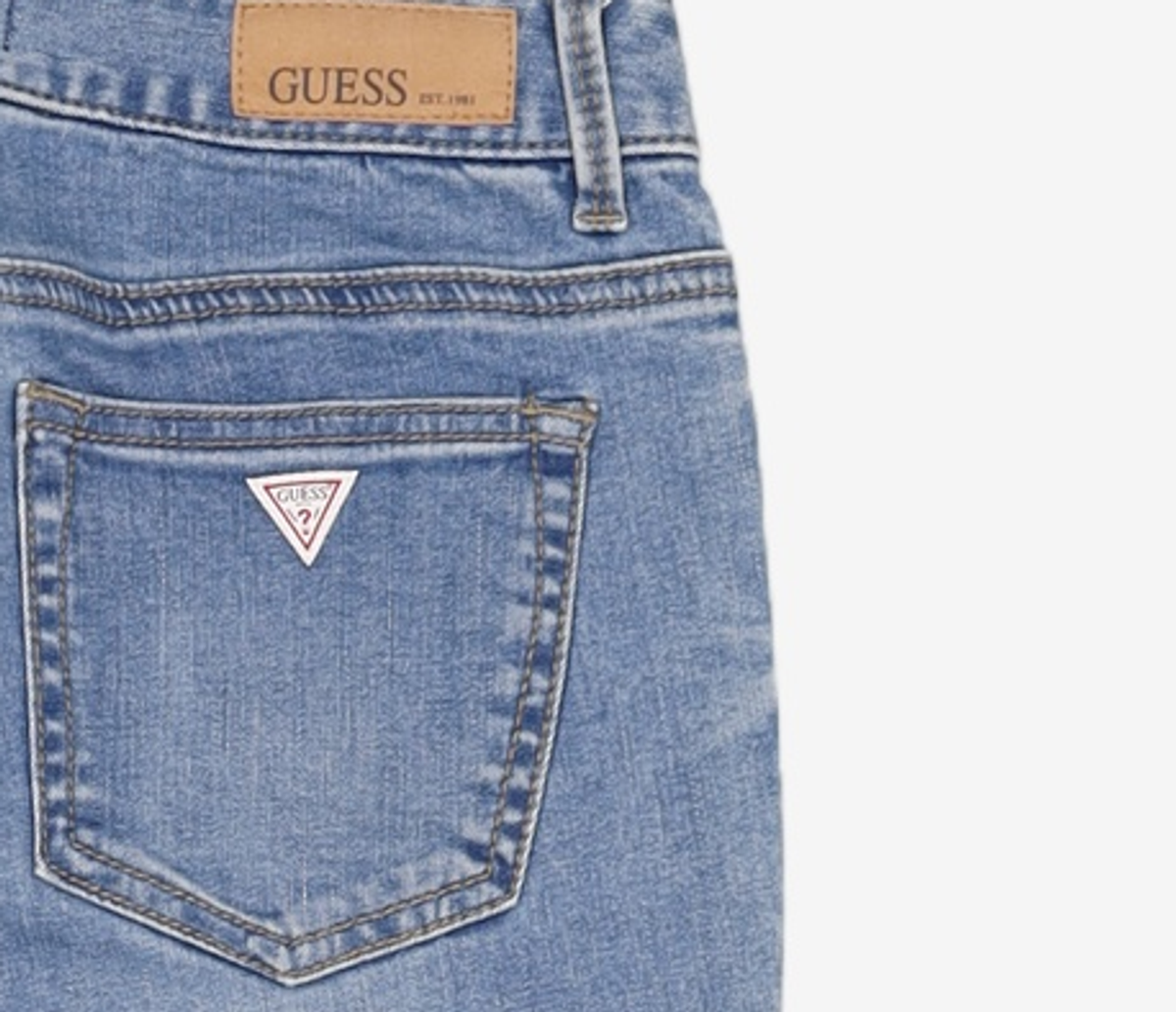 게스(GUESS) M톤 슬림붓컷 25