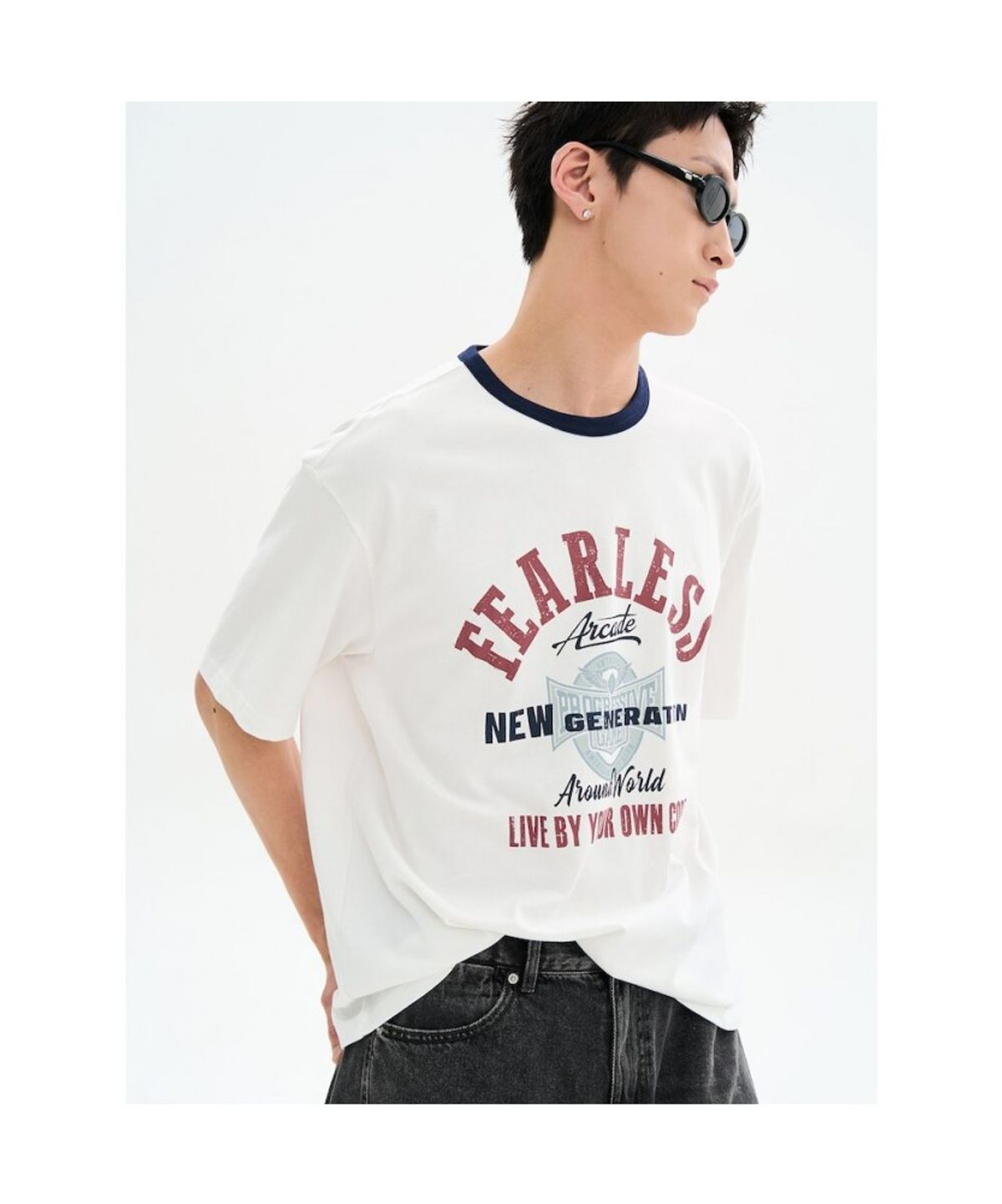 에잇세컨즈(8SECONDS) 피어리스 클래식 그래픽 반소매 티  화이트