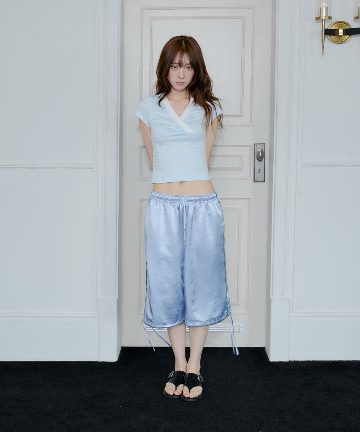 유네(YUNE) Cross Wrap Tee_[Sky Blue]