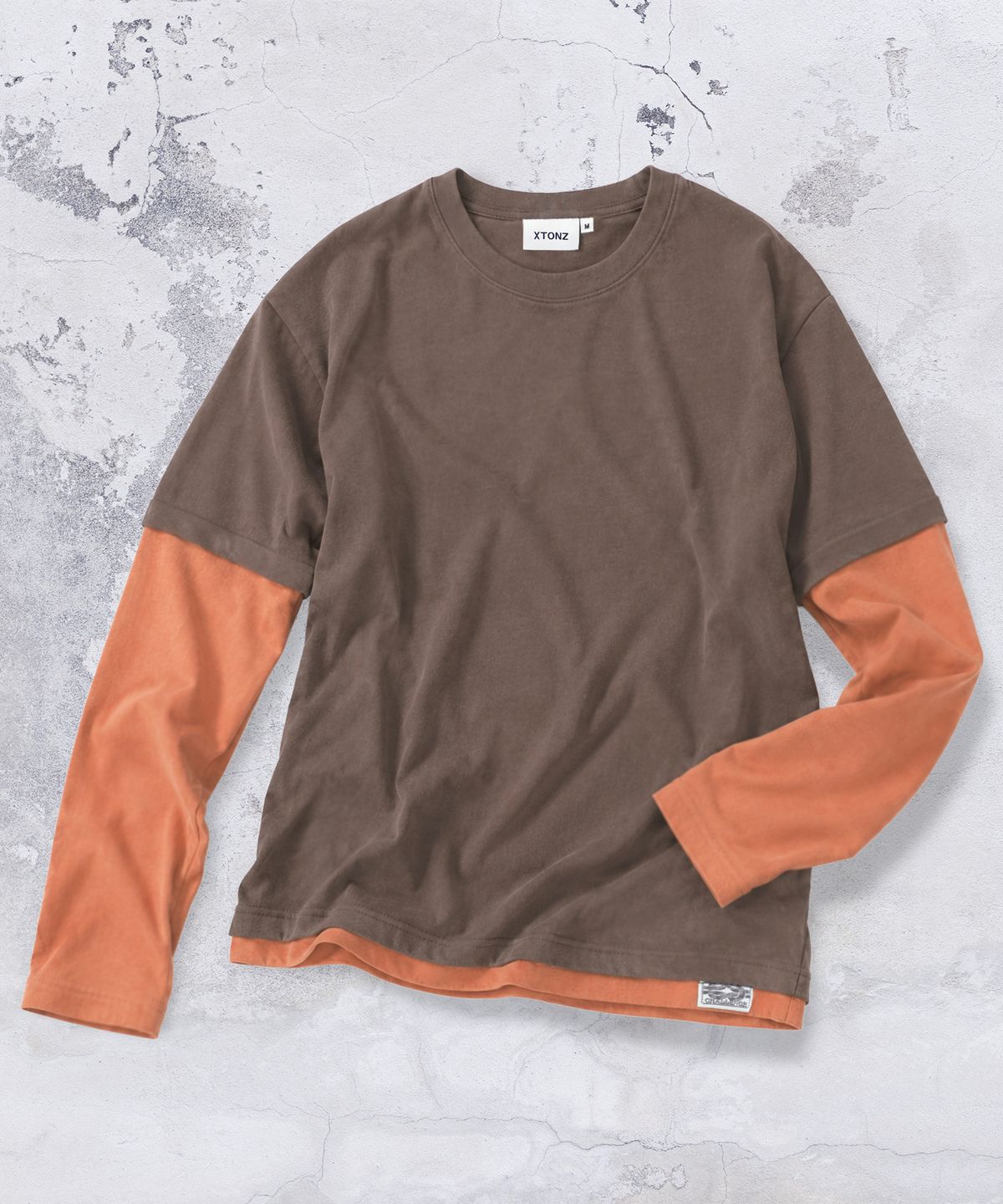 엑스톤즈(XTONZ) XTT166 롤업 레이어드 크롭 롱슬리브 (BROWN)