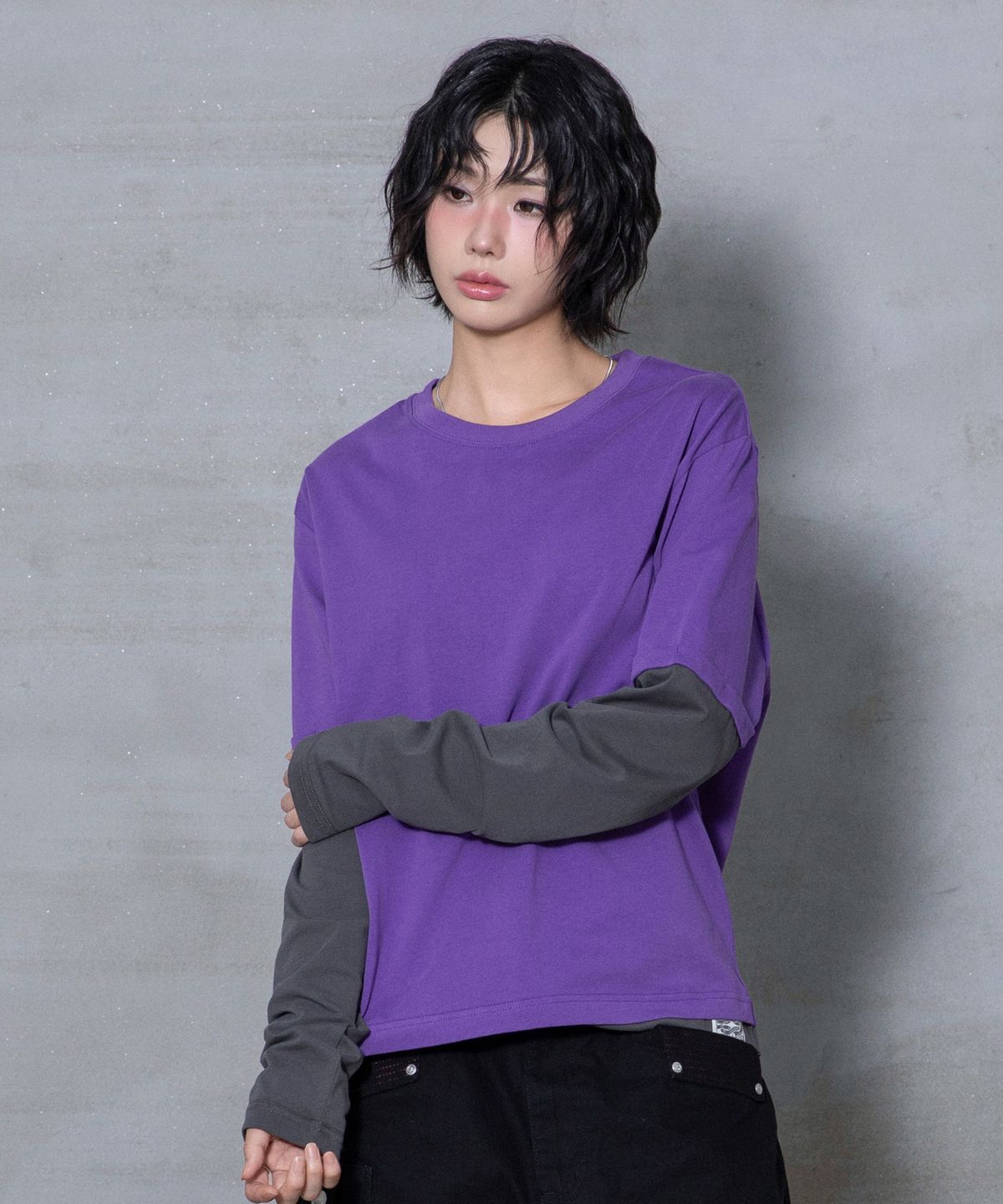 엑스톤즈(XTONZ) XTT166 롤업 레이어드 크롭 롱슬리브 (PURPLE)