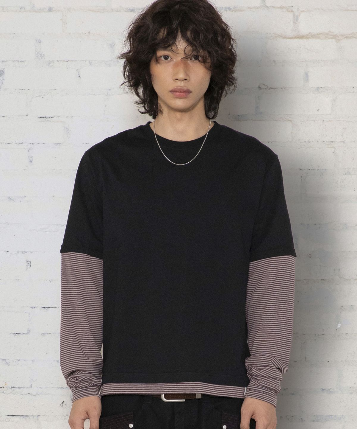 엑스톤즈(XTONZ) XTT166 롤업 레이어드 크롭 롱슬리브 (STRIPE BLACK)