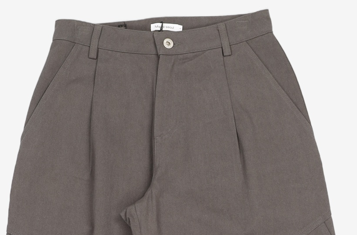 미세키서울(MISEKI SEOUL) Pocket pintuck wide pants CHARCOAL 1