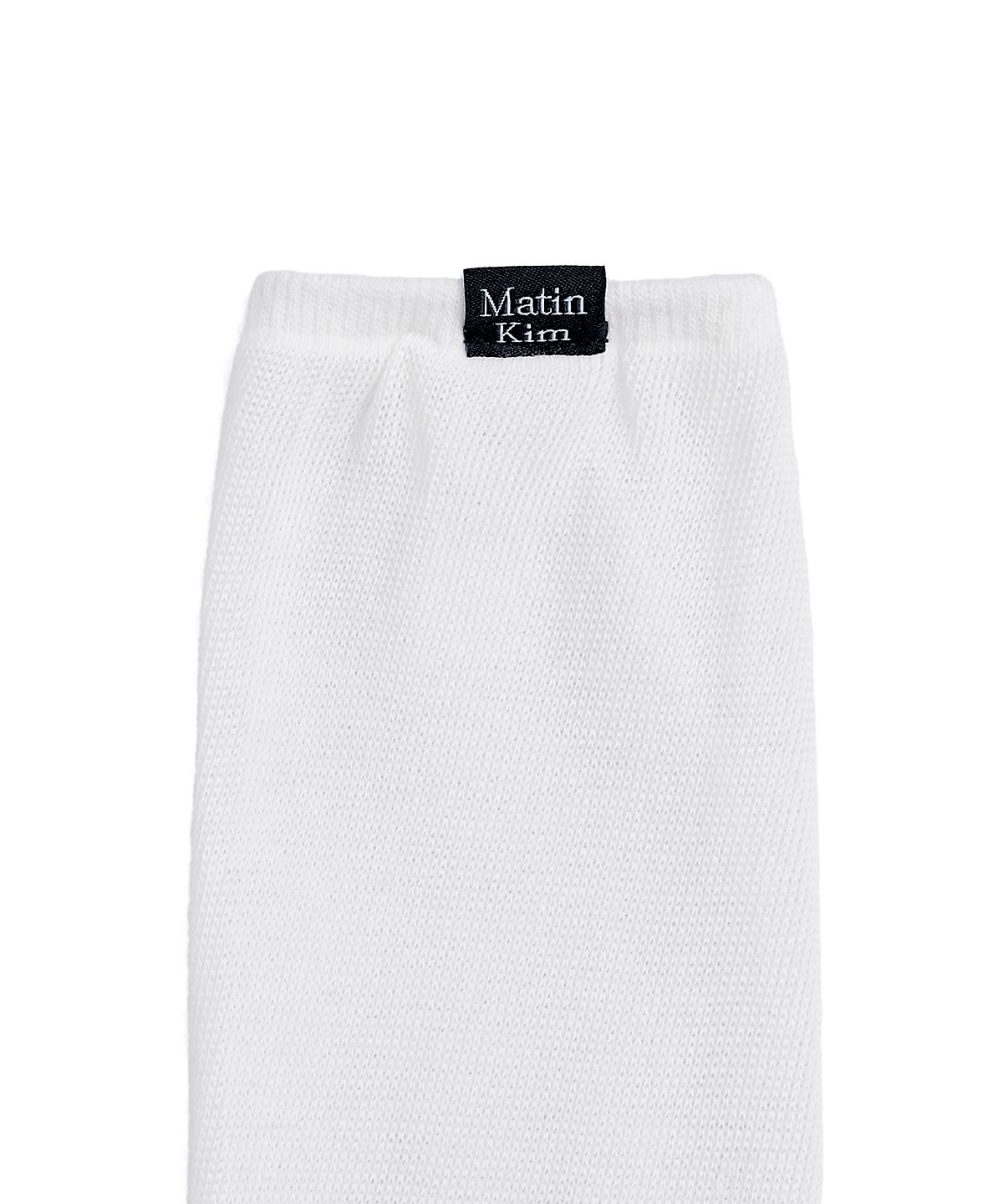 마뗑킴(MATIN KIM) LOOSE-FIT LOGO KNEE SOCKS IN WHITE