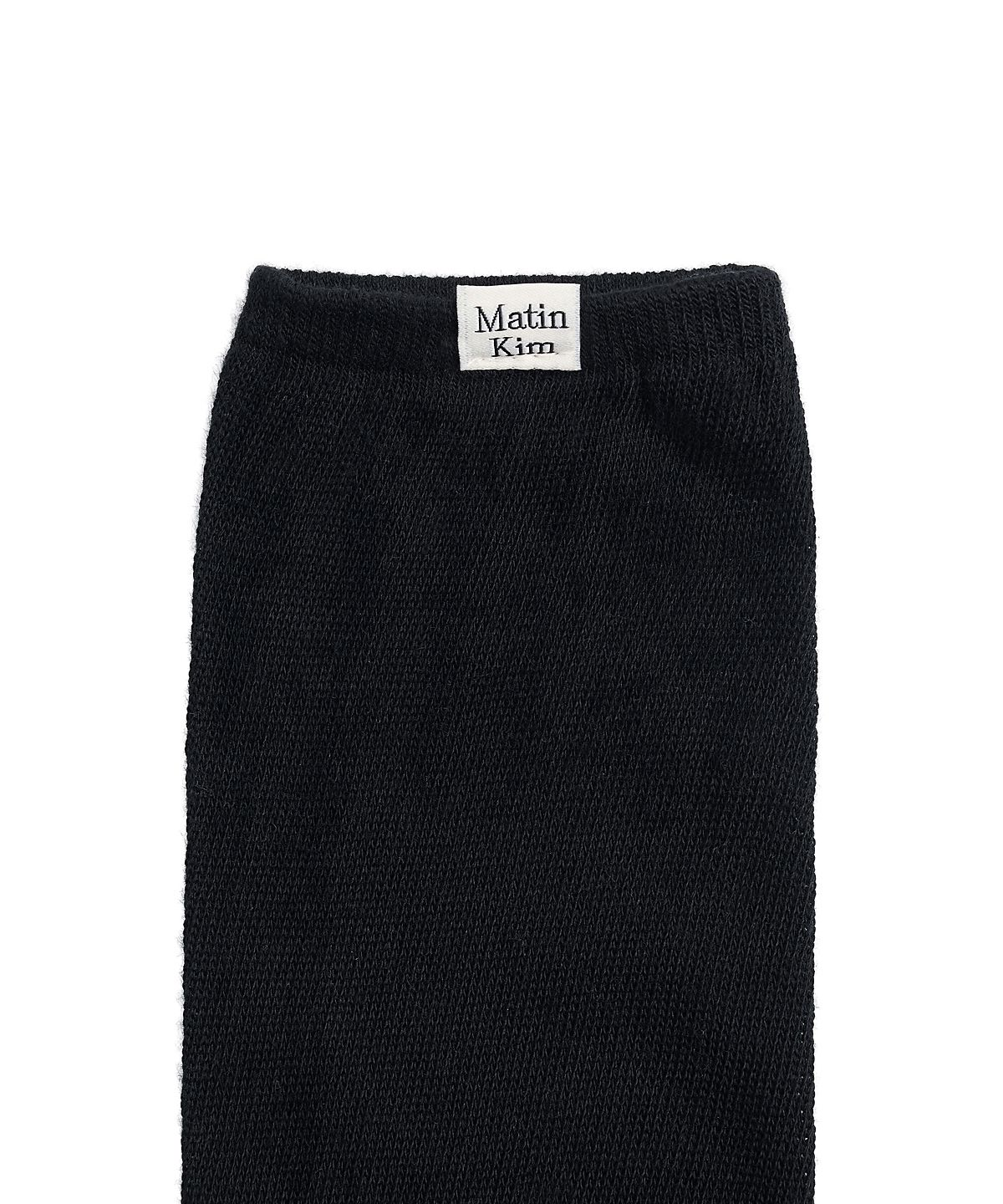 마뗑킴(MATIN KIM) LOOSE-FIT LOGO KNEE SOCKS IN BLACK