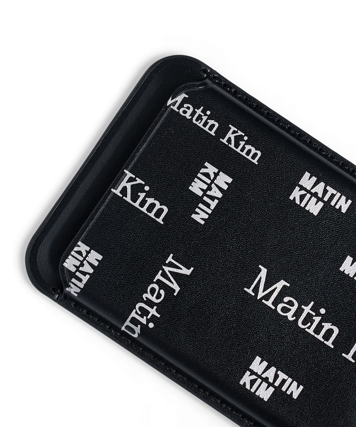 마뗑킴(MATIN KIM) MATIN ALL-OVER LOGO MAGNETIC CARD WALLET IN BLACK
