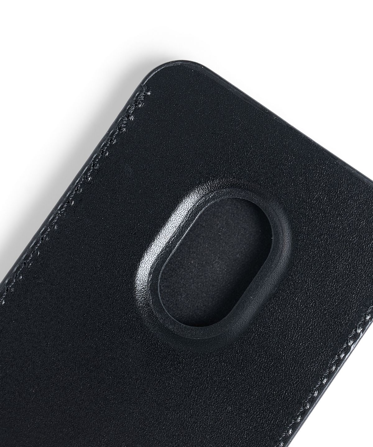마뗑킴(MATIN KIM) MATIN ALL-OVER LOGO MAGNETIC CARD WALLET IN BLACK